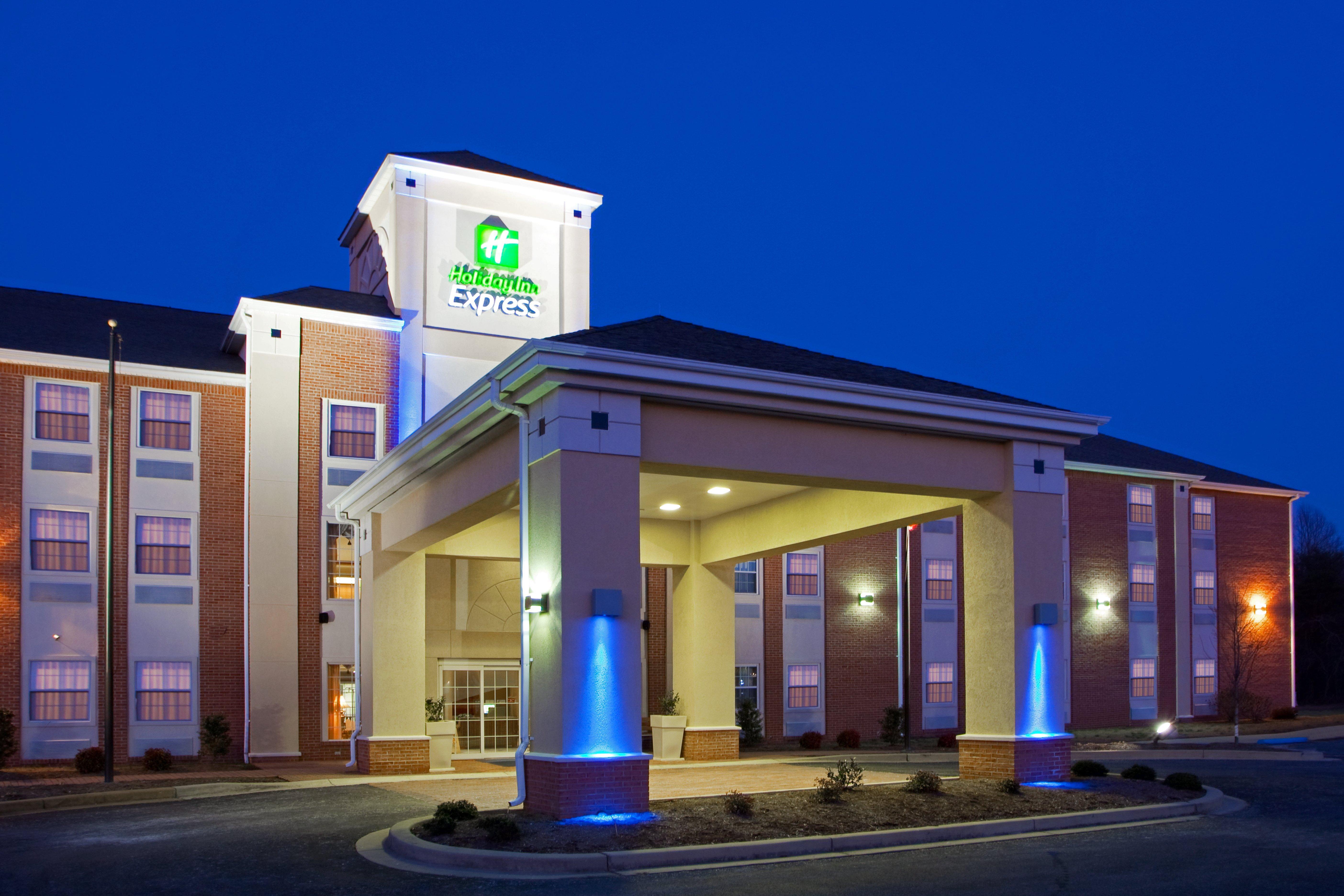 Holiday Inn Express Prince Frederick By Ihg Экстерьер фото