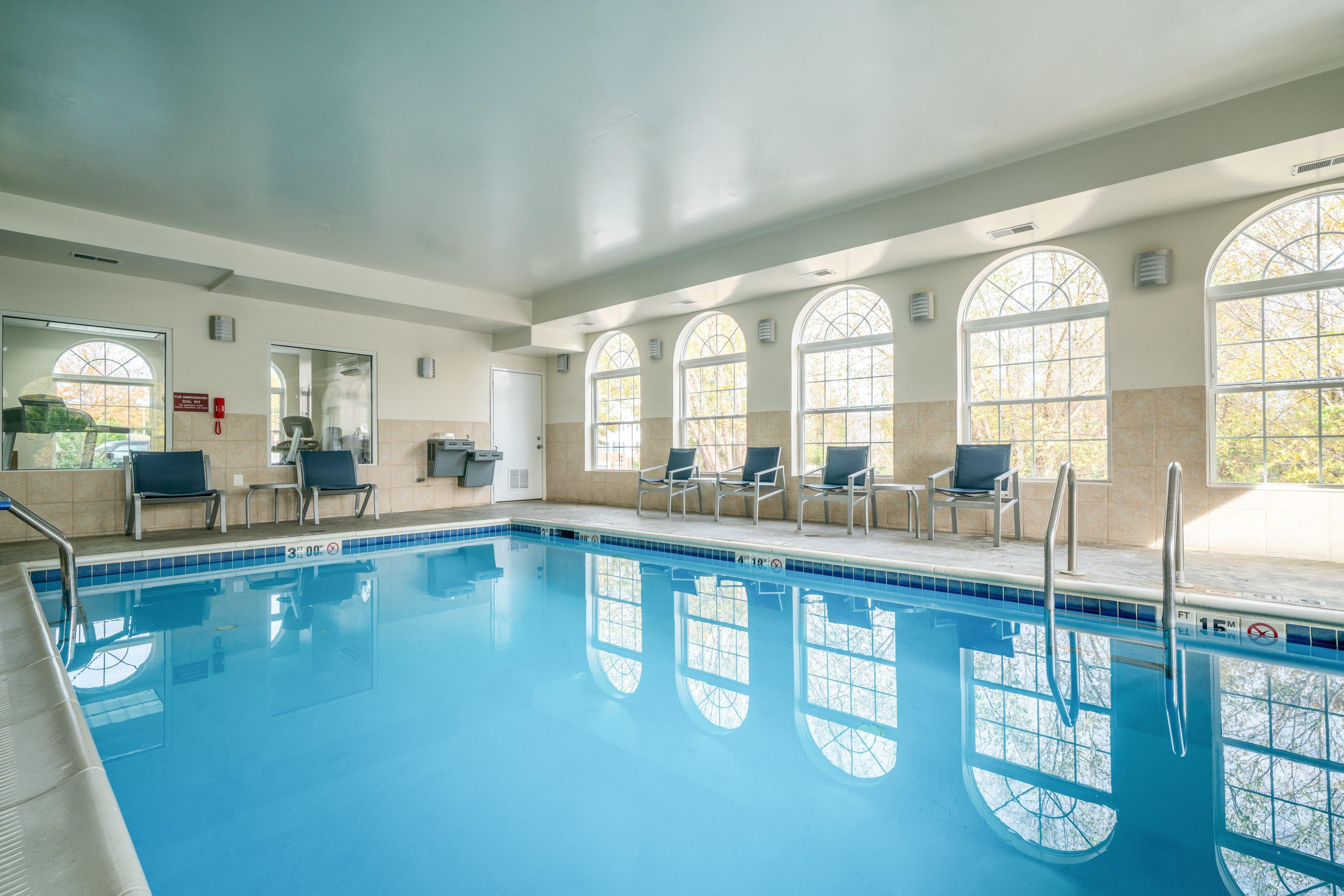 Holiday Inn Express Prince Frederick By Ihg Экстерьер фото