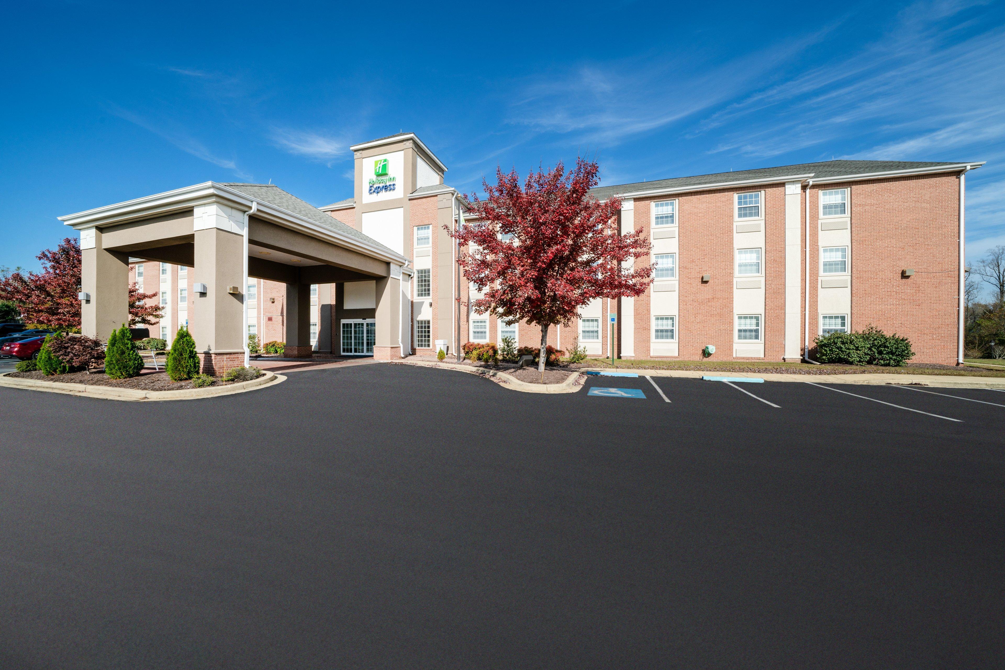 Holiday Inn Express Prince Frederick By Ihg Экстерьер фото