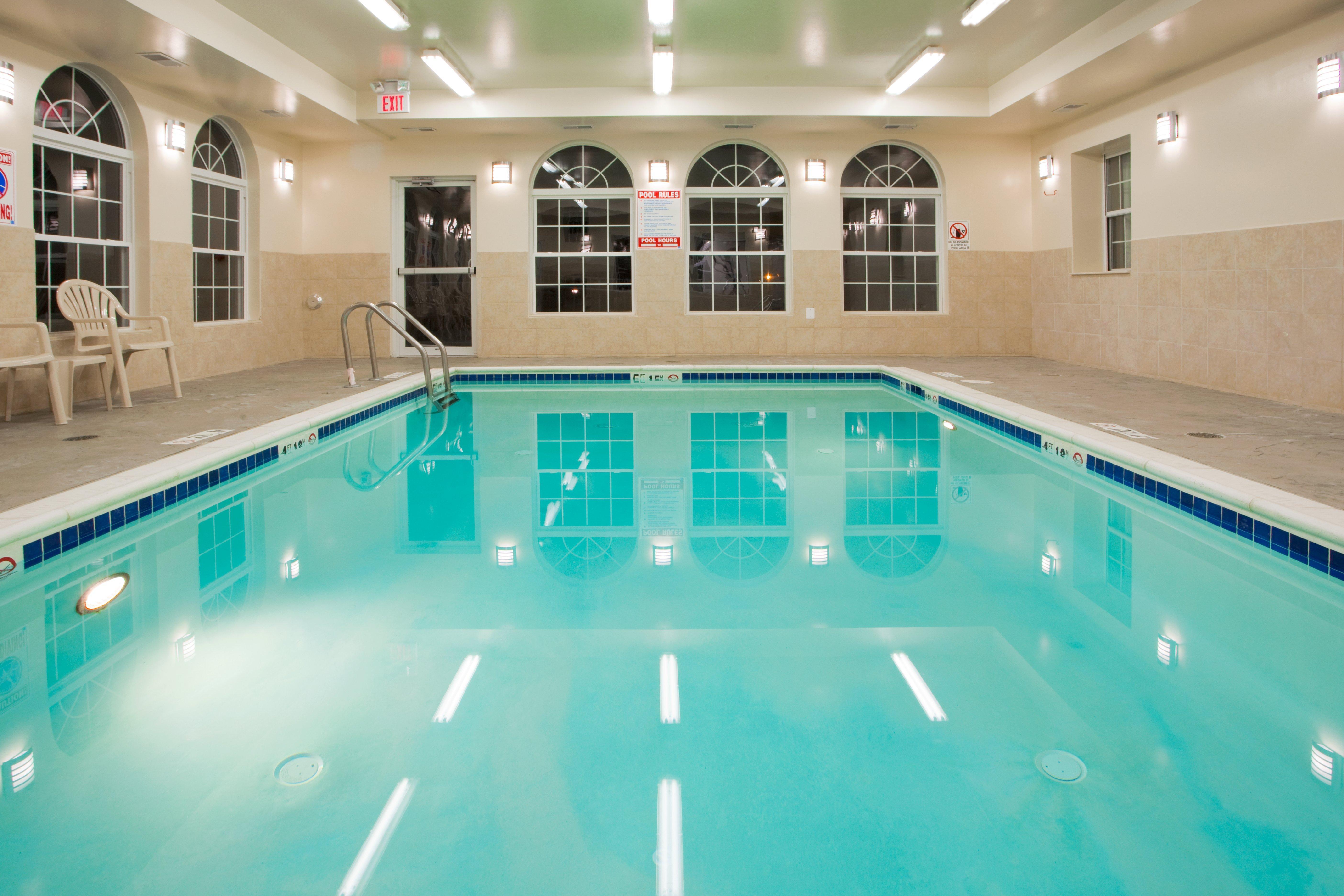 Holiday Inn Express Prince Frederick By Ihg Экстерьер фото