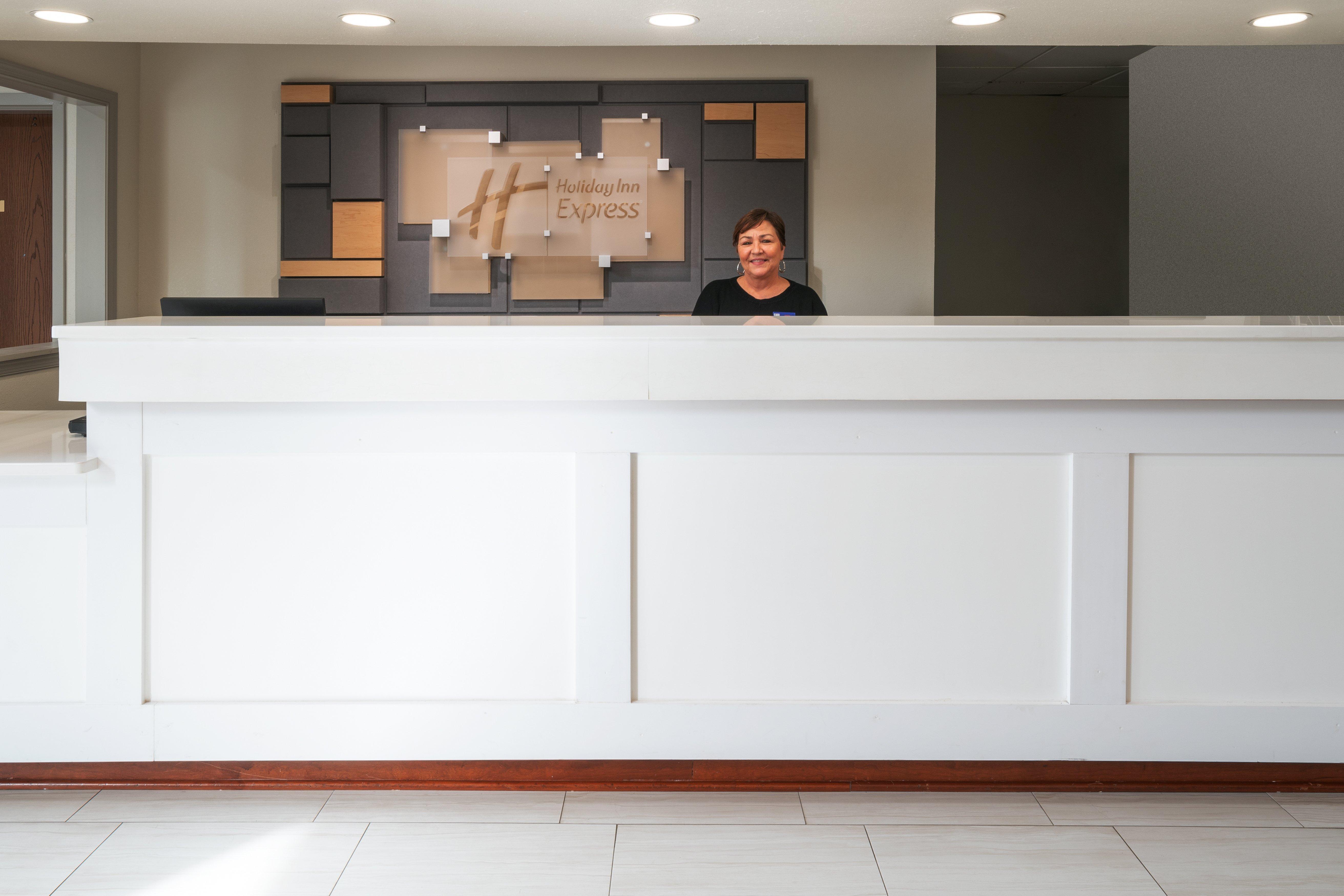 Holiday Inn Express Prince Frederick By Ihg Экстерьер фото