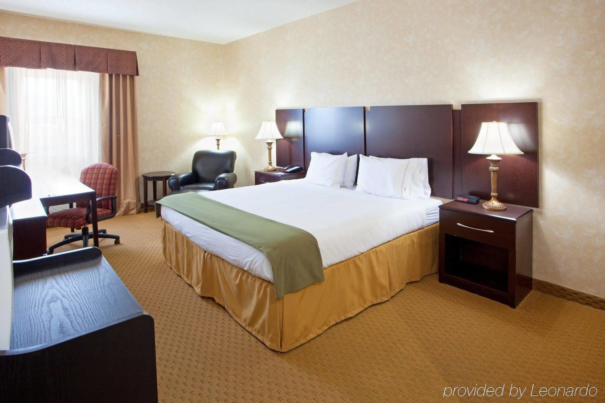 Holiday Inn Express Prince Frederick By Ihg Экстерьер фото
